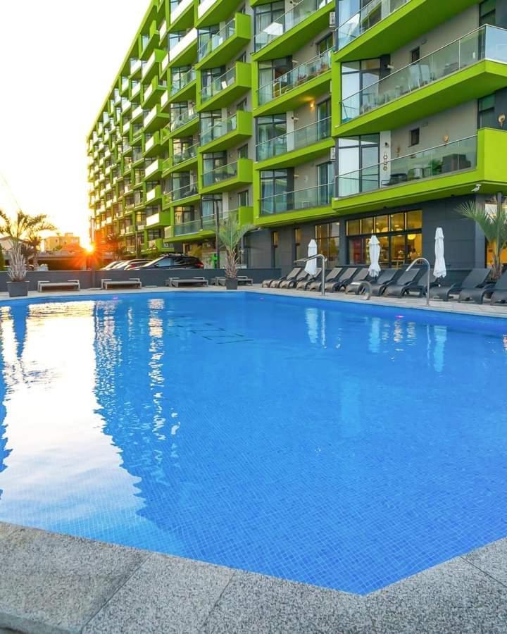 Alezzi Beach Resort Gorgeous Family Aparment Cu Piscina Navodari Ngoại thất bức ảnh